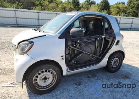 2016 Smart Fortwo z USA, uszkodzony, nr VIN WMEFJ5DA7GK137783